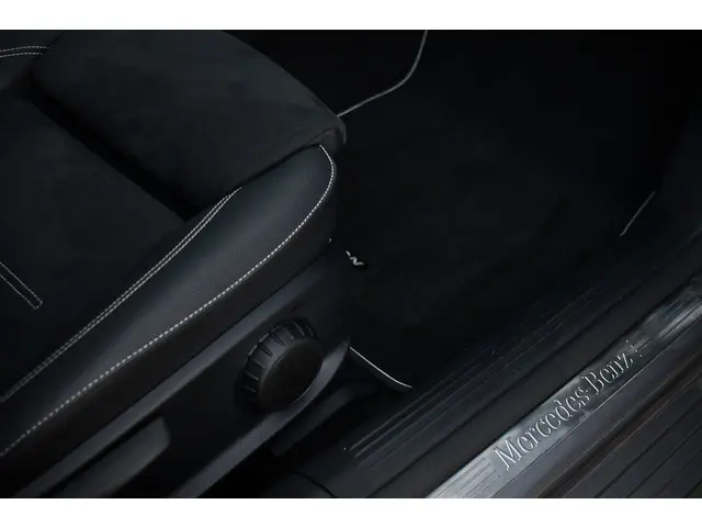 Mercedes-Benz A-Klasse 250 e AMG 2021 Hybride Benzine 61