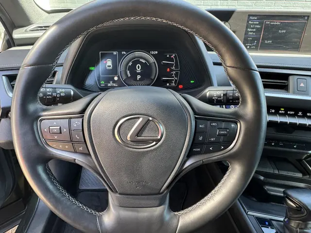 Lexus UX 250h Preference Line 2022 Hybride Benzine 16