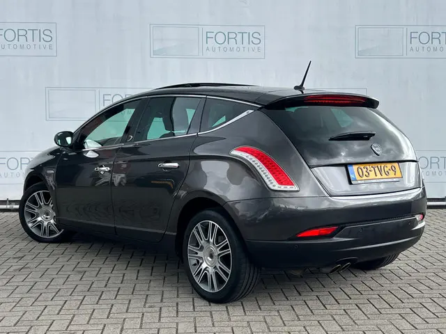 Lancia Delta 1.4 M.air Platinum 2012 Benzine 2