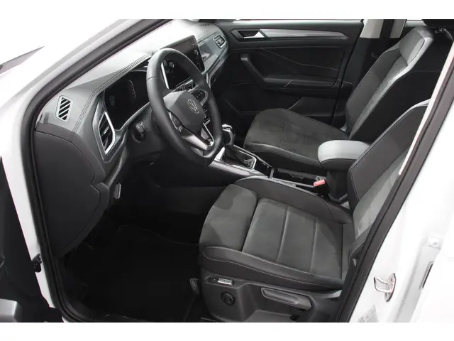 Volkswagen T-Roc 1.5 TSI 150pk DSG Style 2023 Benzine 8