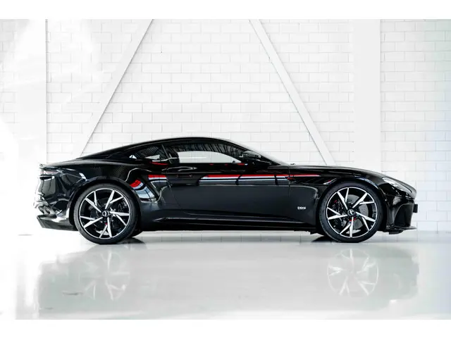 Aston Martin DBS 2