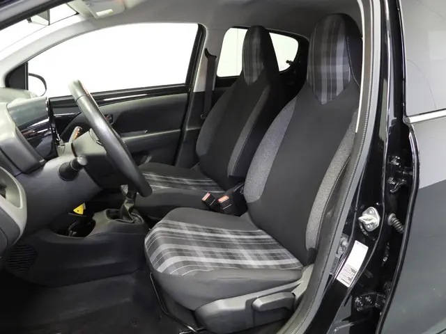 Peugeot 108 1.0 e-VTi Techno Dynamic 2020 Benzine 19