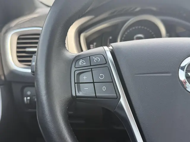 Volvo V40 2.0 T2 Nordic+ 2018 Benzine 19