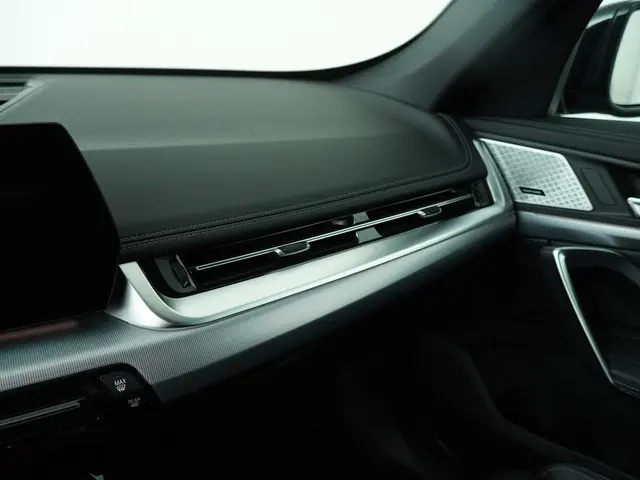 BMW X1 xDrive23i 2026 Benzine 22