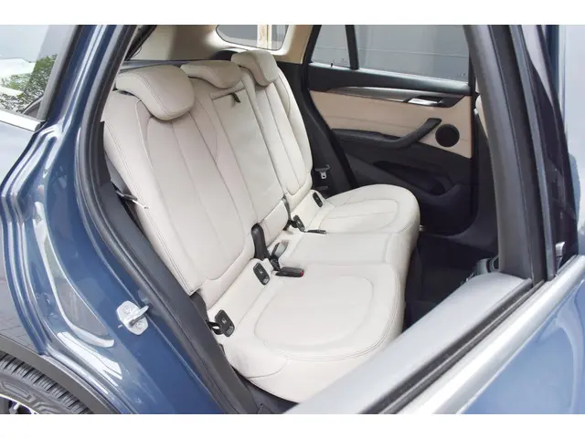 BMW X1 sDrive18i High Executive 2018 Benzine 30