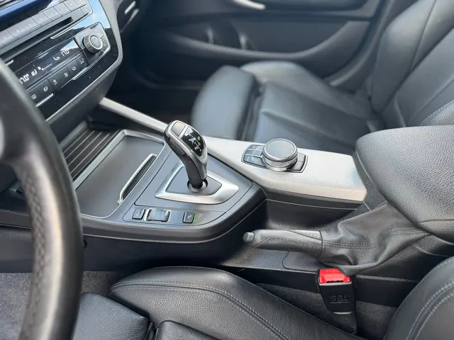 BMW 1 Serie M140i xDrive 2019 Benzine 16