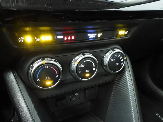 Mazda 2 1.5 e-SkyActiv-G 90 Homura 2024 Benzine 23