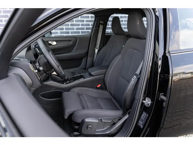 Volvo C40 Recharge Core 69 kWh 2022 Elektrisch 16