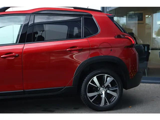 Peugeot 2008 1.2 PureTech GT-line 2018 Benzine 6