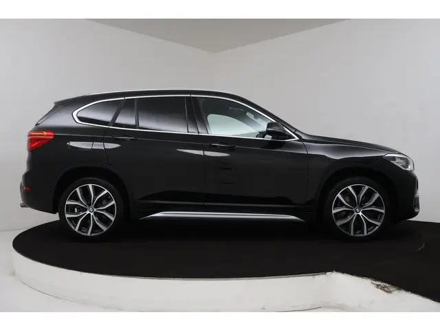 BMW X1 SDrive20i Orange Edition II 2018 Benzine 21