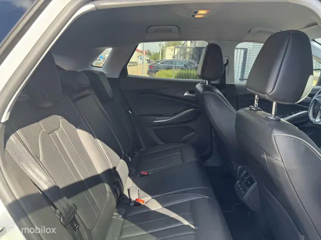Opel Grandland X 1.2 Turbo Ultimate / Bomvol 2018 Benzine 25