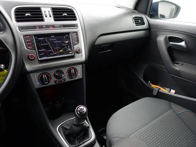Volkswagen Polo 1.0 BlueMotion Highline- 2017 Benzine 8