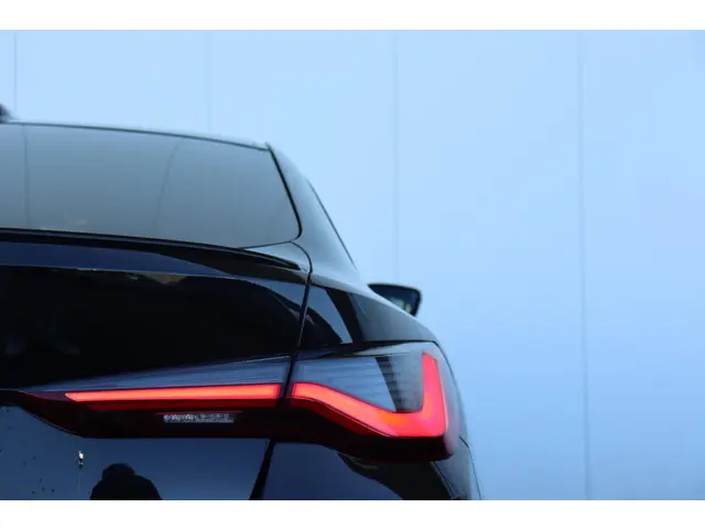 BMW i4 eDrive40 High Executive 2024 Elektrisch 8