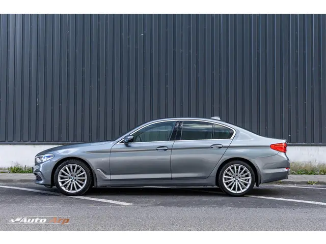 BMW 5 Serie 520d High Executive 2018 Diesel 10