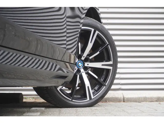 BMW 5 Serie 550e xDrive 2024 Hybride Benzine 6