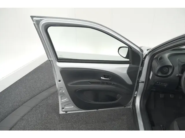 Toyota Aygo X 1.0 VVT-i MT Play 2023 Benzine 54