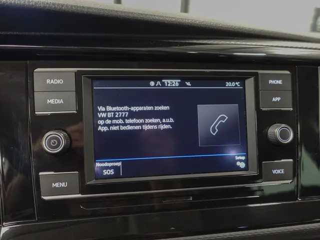 Volkswagen Transporter 2.0 TDI L2H1 2023 Diesel 12