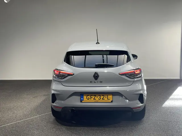 Renault Clio 1.0 TCe 90 GPF evolution 2024 Benzine 26