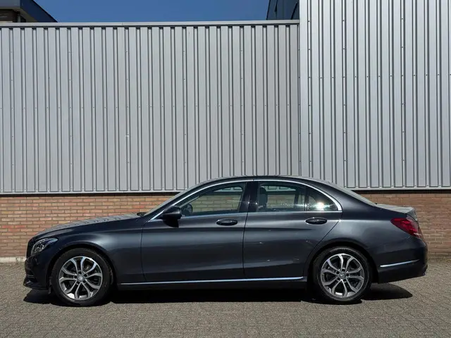 Mercedes-Benz C-Klasse 2