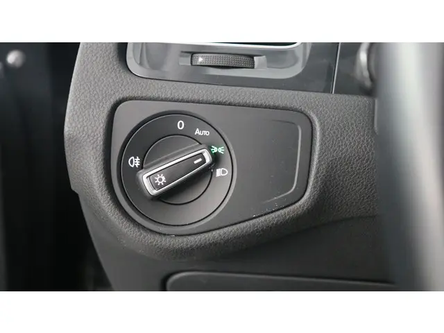 Volkswagen e-Golf 36kWh / 136pk E-DITION 2020 Elektrisch 14