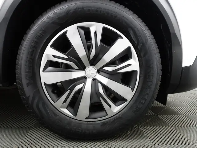 Peugeot 2008 1.2 PureTech Active- 2022 Benzine 20