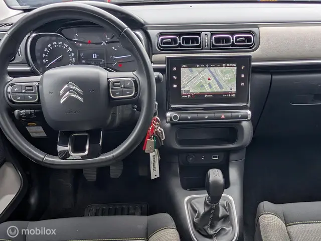 Citroën C3 1.2 PureTech ELLE 2017 Benzine 12