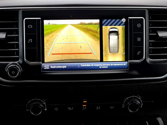 Toyota ProAce Worker 2.0 D-4D Long L3 H1 2023 Diesel 16