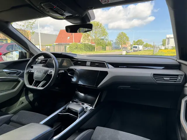 Audi e-tron 55 quattro S edition 2022 Elektrisch 16