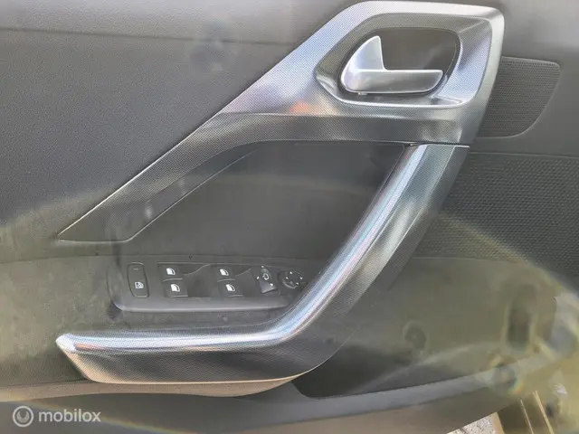 Peugeot 2008 1.2 PureTech Allure 2016 Benzine 17