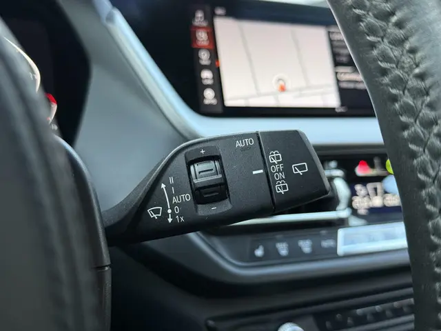 BMW 1 Serie 118i High Executive Edition 2020 Benzine 36