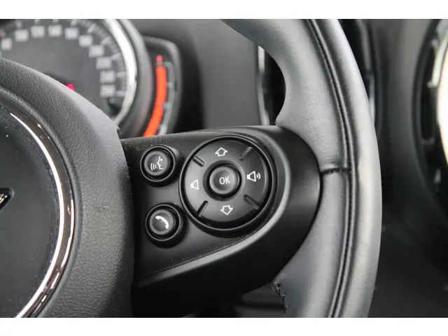 MINI Countryman One Pepper 2017 Benzine 13