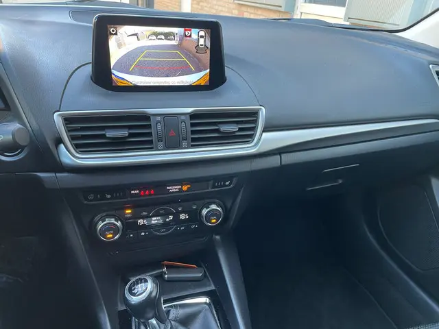 Mazda 3 2.0 SkyActiv-G 120 SkyLease GT 2019 Benzine 10