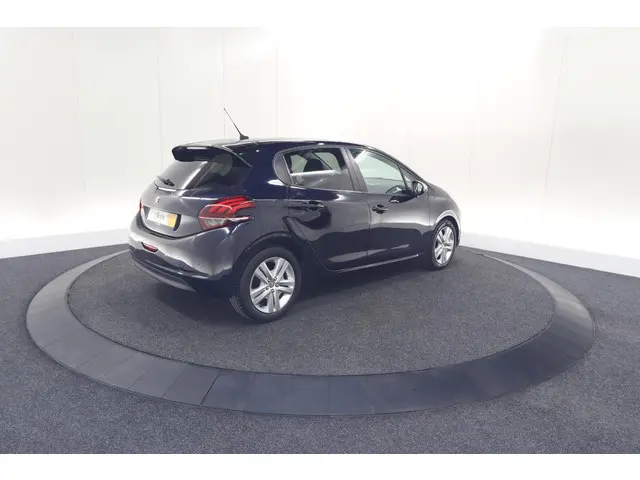 Peugeot 208 PureTech 82 Signature 2019 Benzine 5