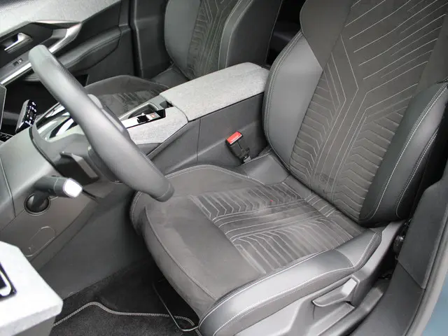 Peugeot 5008 1.2 Hybrid 136 GT 2024 Hybride Benzine 15