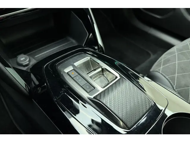 Peugeot e-2008 EV GT Pack 50 kWh 2022 Elektrisch 31