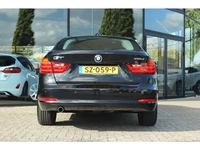 BMW 3 Serie GRAN TURISMO 318D AUT. EXECUTIVE 2014 Diesel 9