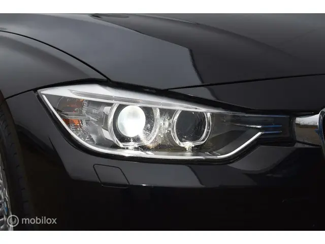 BMW 3 Serie 320i High Executive 2014 Benzine 30