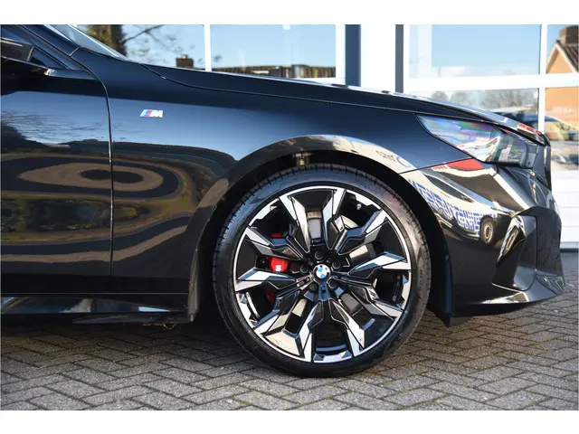 BMW 5 Serie 520i M-Sport 2024 Benzine 5