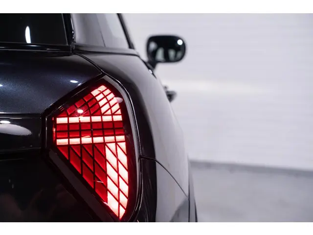 MINI 5-Deurs Mini 1.5 Cooper C Classic XS 2025 Benzine 12