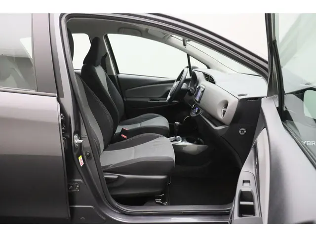 Toyota Yaris 1.5 Hybrid Aspiration 2015 Hybride Benzine 31