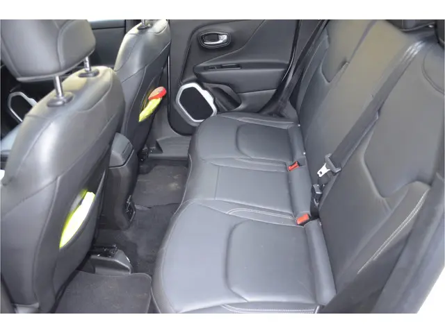 Jeep Renegade 1.4 MultiAir Limited 2015 Benzine 17