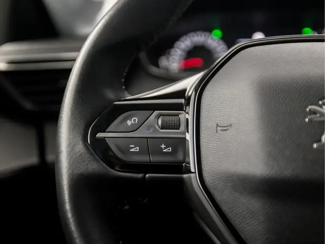 Peugeot 208 1.2 PureTech Sport 2020 Benzine 17