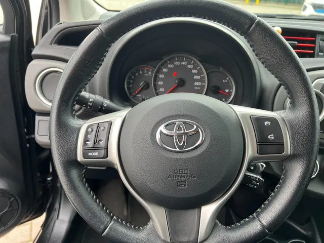 Toyota Yaris 1.3 VVT-i Aspiration 2013 Benzine 9