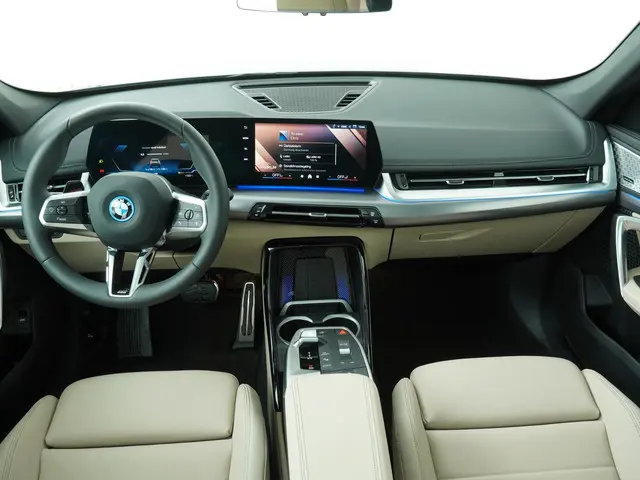 BMW iX1 eDrive20 2025 Elektrisch 2