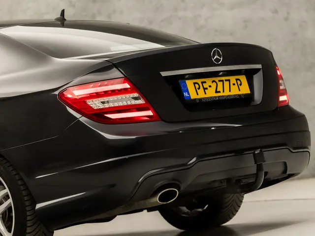 Mercedes-Benz C-Klasse Coupé 180 AMG Sport 2012 Benzine 14