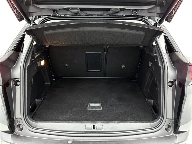 Peugeot 3008 1.6 e-THP Blue Lease Premium 2018 Benzine 20