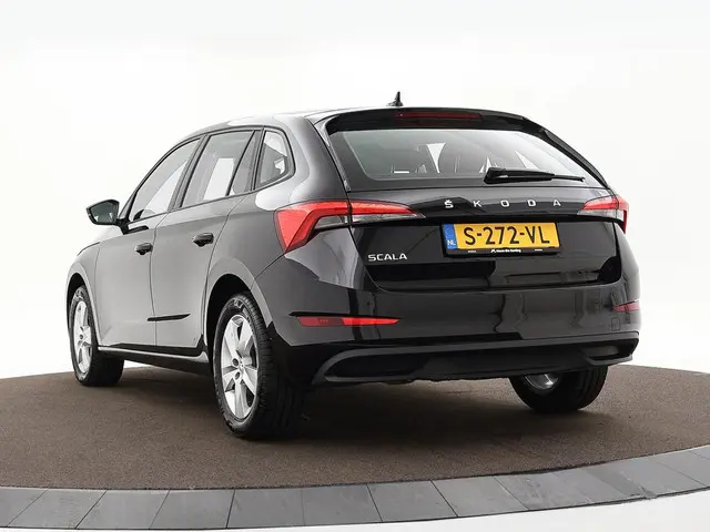 Škoda Scala 1.0 TSI 110pk Ambition 2023 Benzine 23