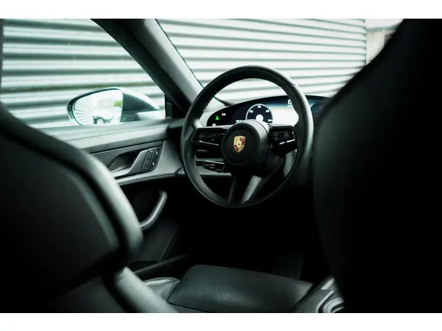 Porsche Taycan Cross Turismo 4 93 kWh 2021 Elektrisch 46