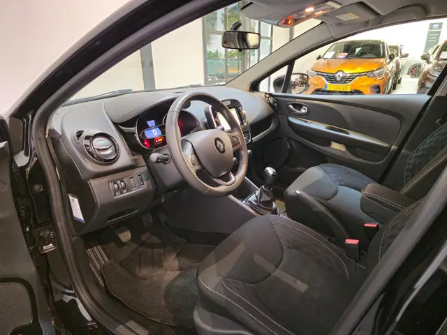 Renault Clio Estate 0.9 TCe Limited 2020 Benzine 13