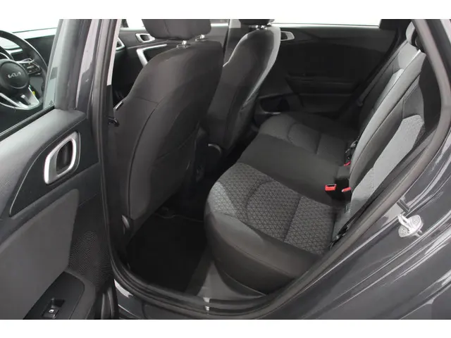 Kia Ceed 1.0 T-GDi Comfort 2023 Benzine 23